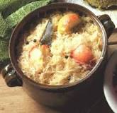 pot of sauerkraut image